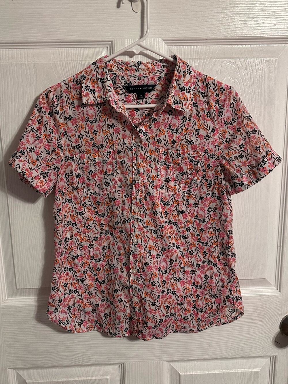 Floral lightweight pocket cotton button down blouse career professional